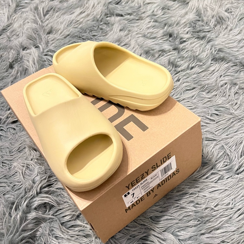 yeezy slides 7us
